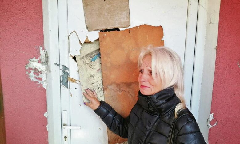 2057043 0604 optuzili je da je vracara pa je kamenovali ulazna vrata 2 ff