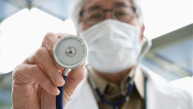 kineski doktor pregled lekar bolnica