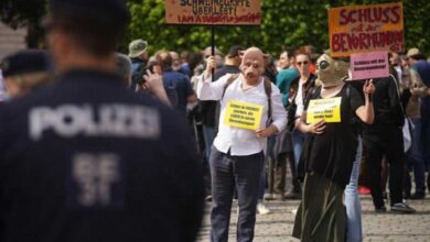 protest korona bec 696x469