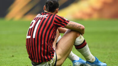 Ibrahimovic seduto dolore IMAGE
