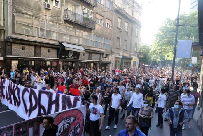 protest beograd nacionalisti 696x469