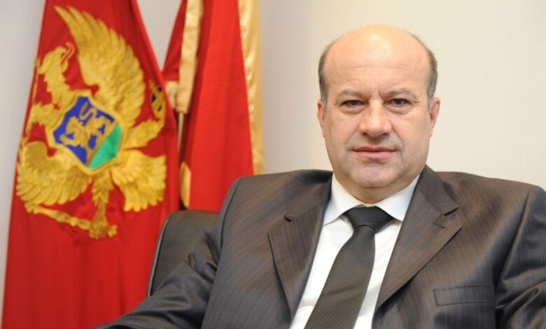 rafet husovic niIU329xX1 990x556