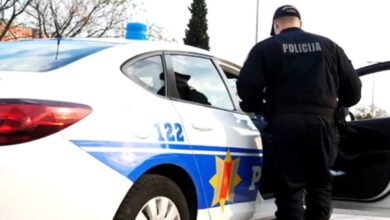 policijaa
