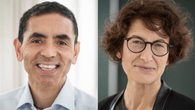 201110113251 05 biontech pfizer vaccine couple super tease